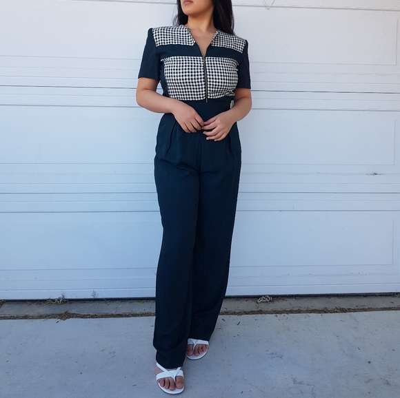 Betsy's Things Green Pant Suit - Picture 6 of 8